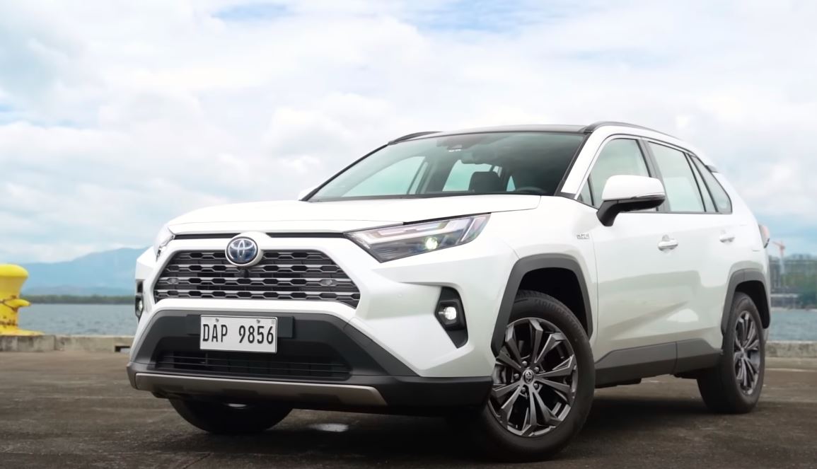 toyota-takes-action-recalling-2-million-rav4-suvs-battery-fire-danger