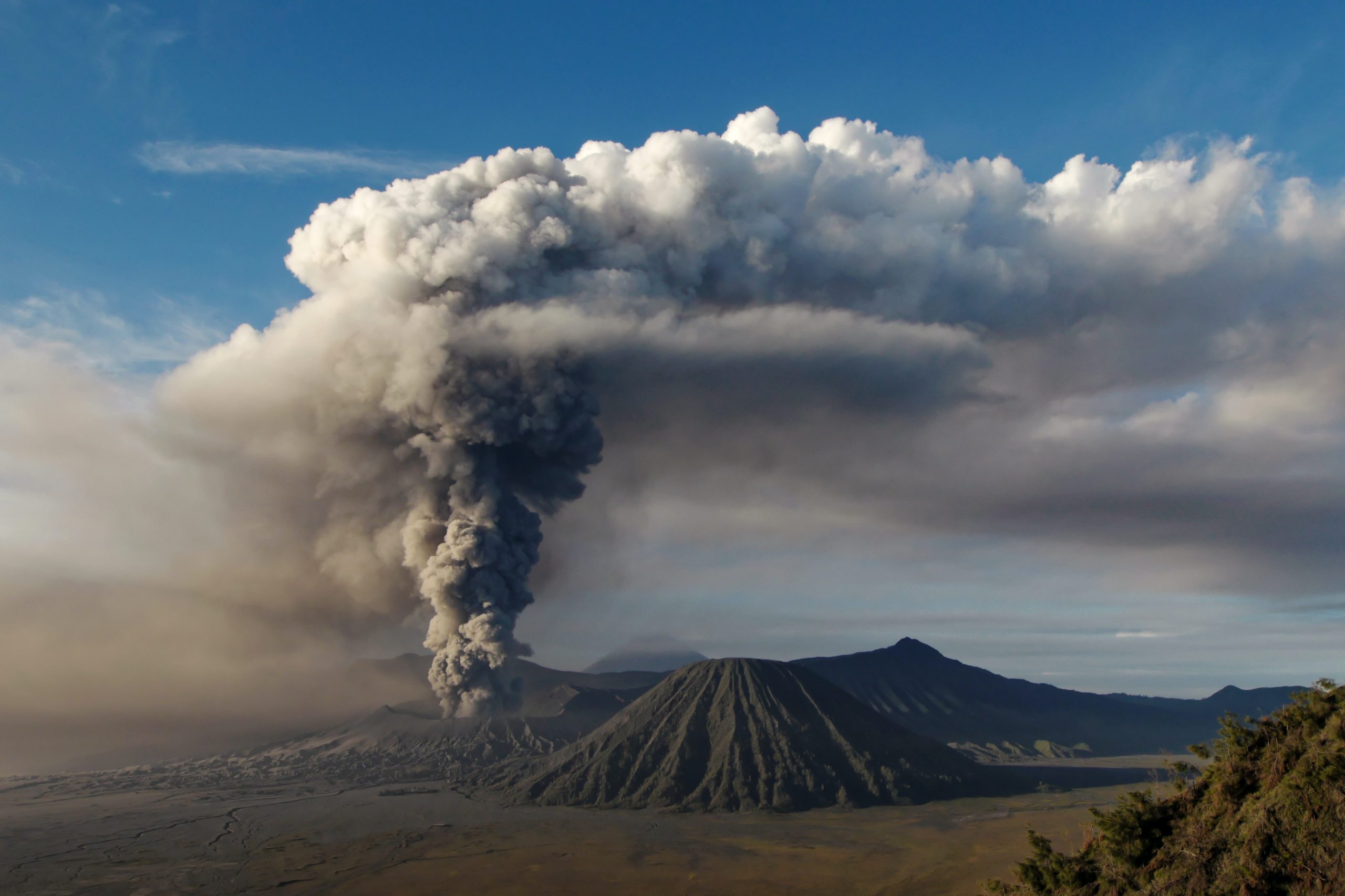 simultaneous-eruption-nineteen-volcanoes