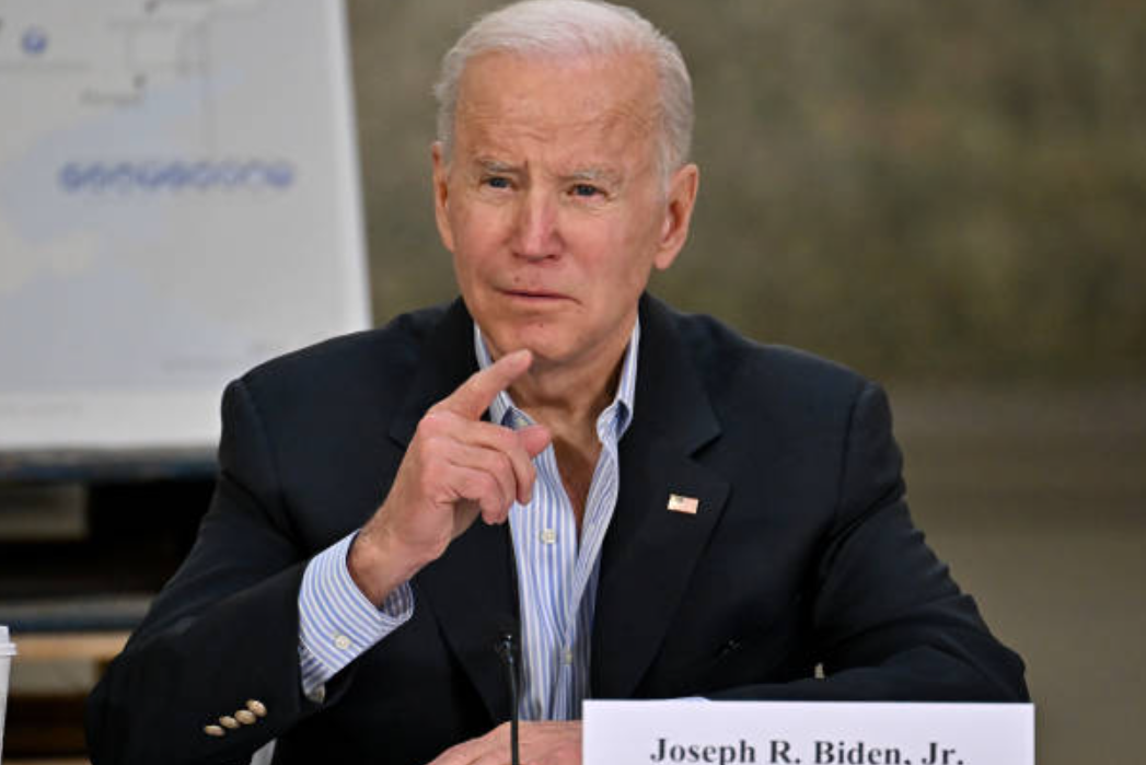 biden-weighs-aligning-with-trump's-china-policy-to-safeguard-electric-vehicle-ambitions
