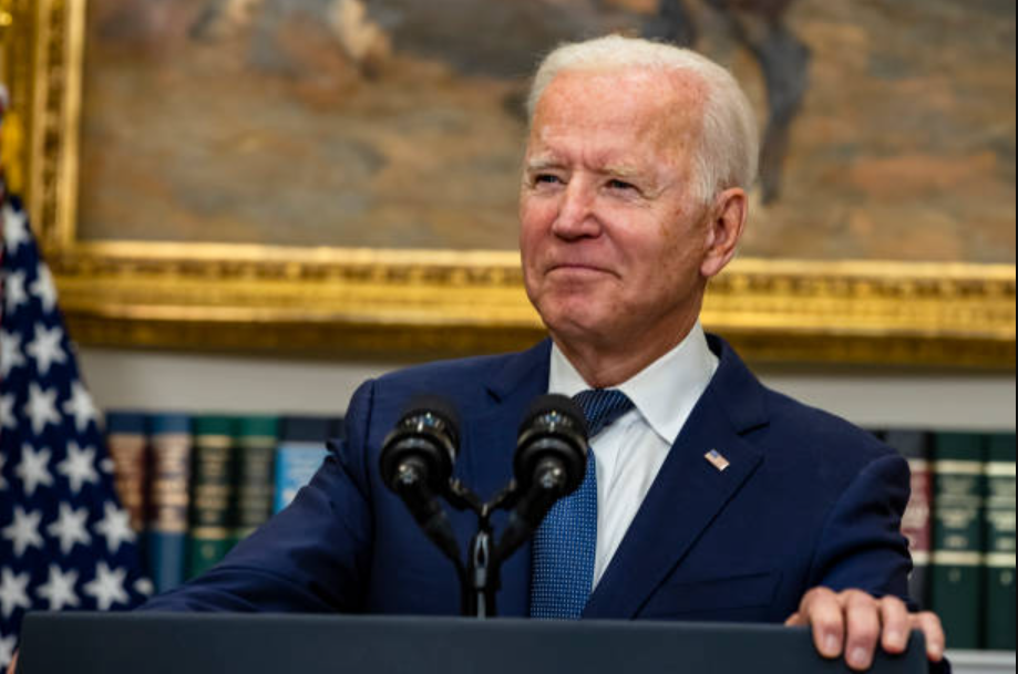 president-biden-takes-flight-from-los-angeles-following-weekend-fundraising-blitz