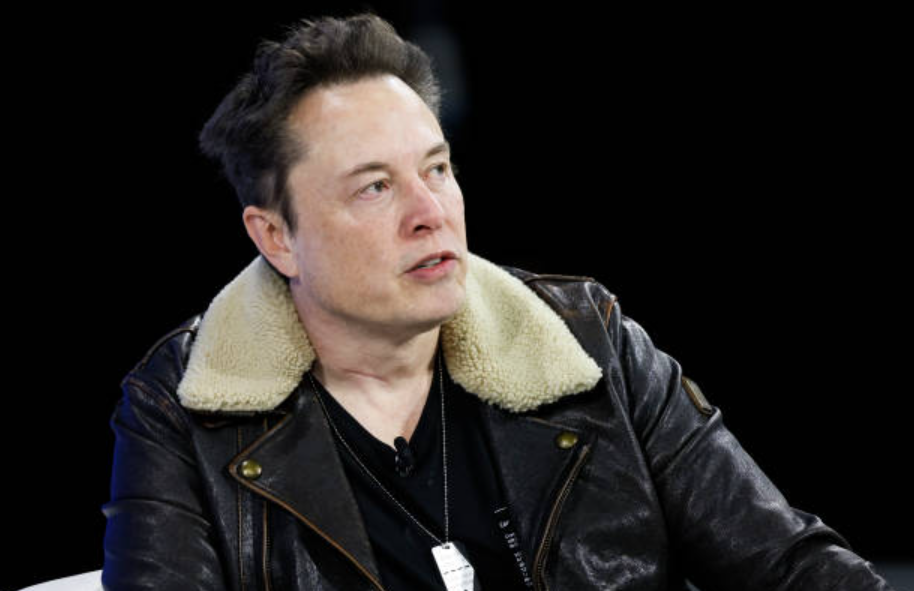 elon-musk's-mom-accuses-biden-of-obstructing-world-bettering-plans-after-starlink-setback
