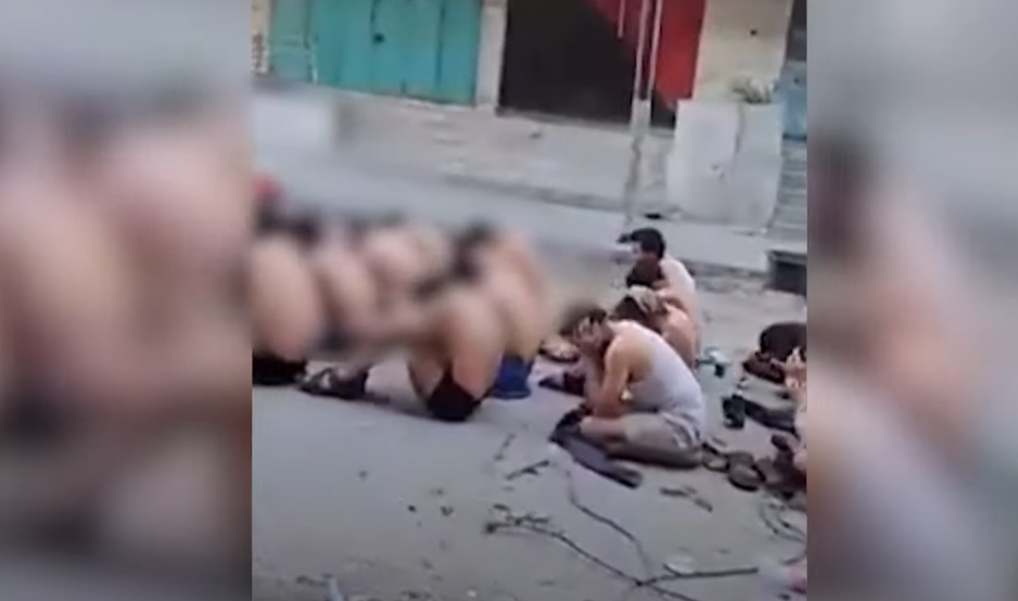 gaza-pictures-depict-israeli-soldiers-detaining-dozens-stripped-to-underwear
