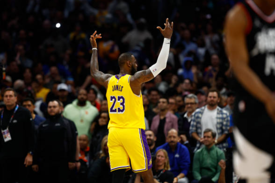 lakers-lebron-james-unleashes-fury-leads-unbelievable-comeback-against-clippers