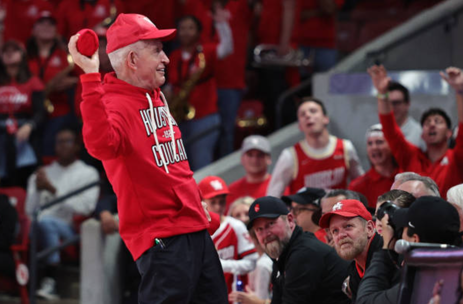 mattress-mack-goes-all-in-$1-million-bet-on-houston-men's-basketball-for-march-madness-glory