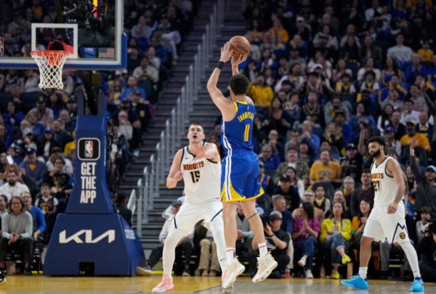 warriors-early-momentum-fades-as-jokic-triple-double-leads-nuggets-to-victory