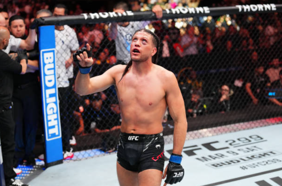 brian-ortega-overcomes-ankle-setback-to-secure-dominant-ufc-victory