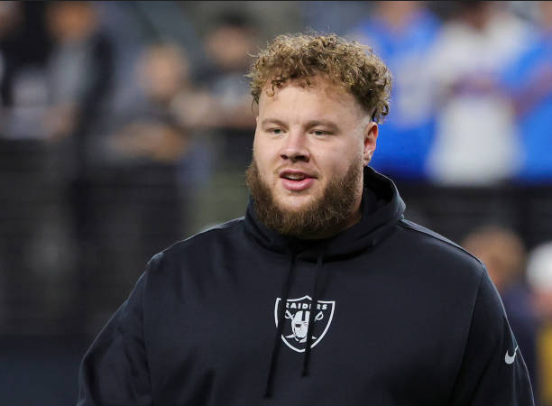 Andre-James-Rejoins-Raiders-with-Lucrative-$24-Million-Agreement