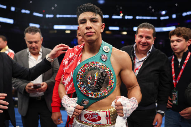 jaime-munguia-vows-give-200%-against-canelo-alvarez-boxing-superstardom