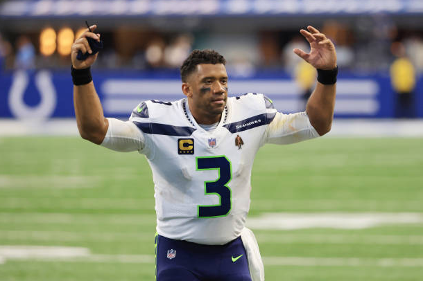 russell-wilson-strikes-team-friendly-deal-steelers-broncos-footing-bill