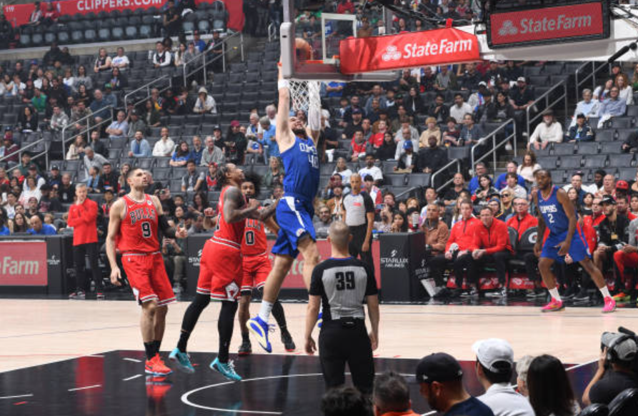 clippers-comeback-zubac-and-powell-rally-team-to-victory-over-bulls
