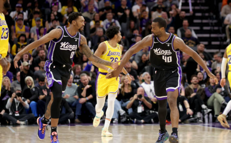 kings-reign-supreme-lakers-suffer-another-defeat-in-sacramento