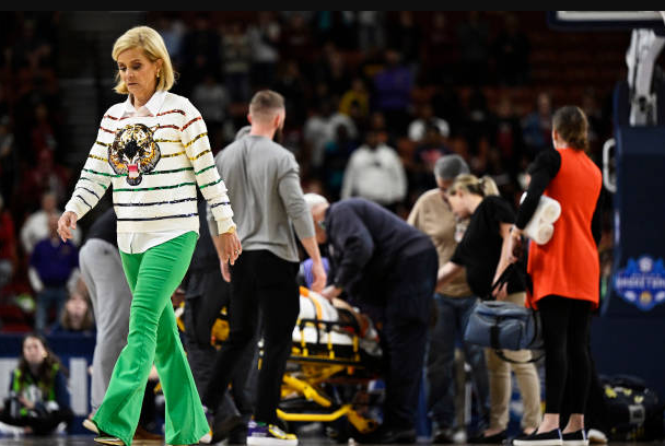 Lsu-star-poa-carried-off-court-after-terrifying-injury-out-for-sec-title-game