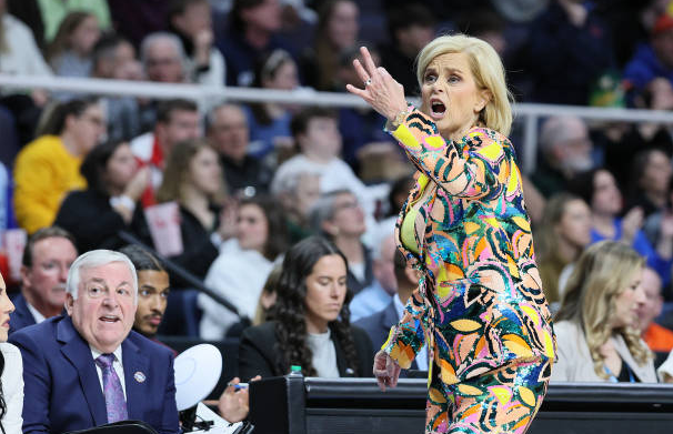 Coach-kim-mulkey's-critique-prompts-la-times-apology-and-column-revision