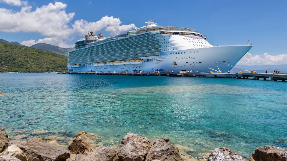 Royal Caribbean Won’t Cancel Haiti Stops as FAA Bans US Fights