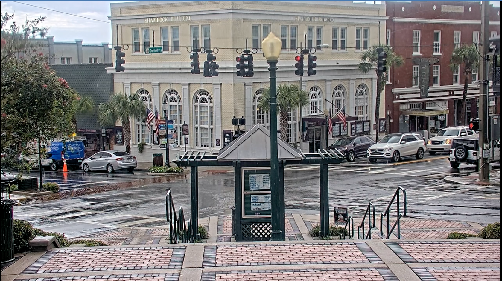 Terrifying Morning: Student Robbed, Bus Hijacking Attempted in Fort Lauderdale!