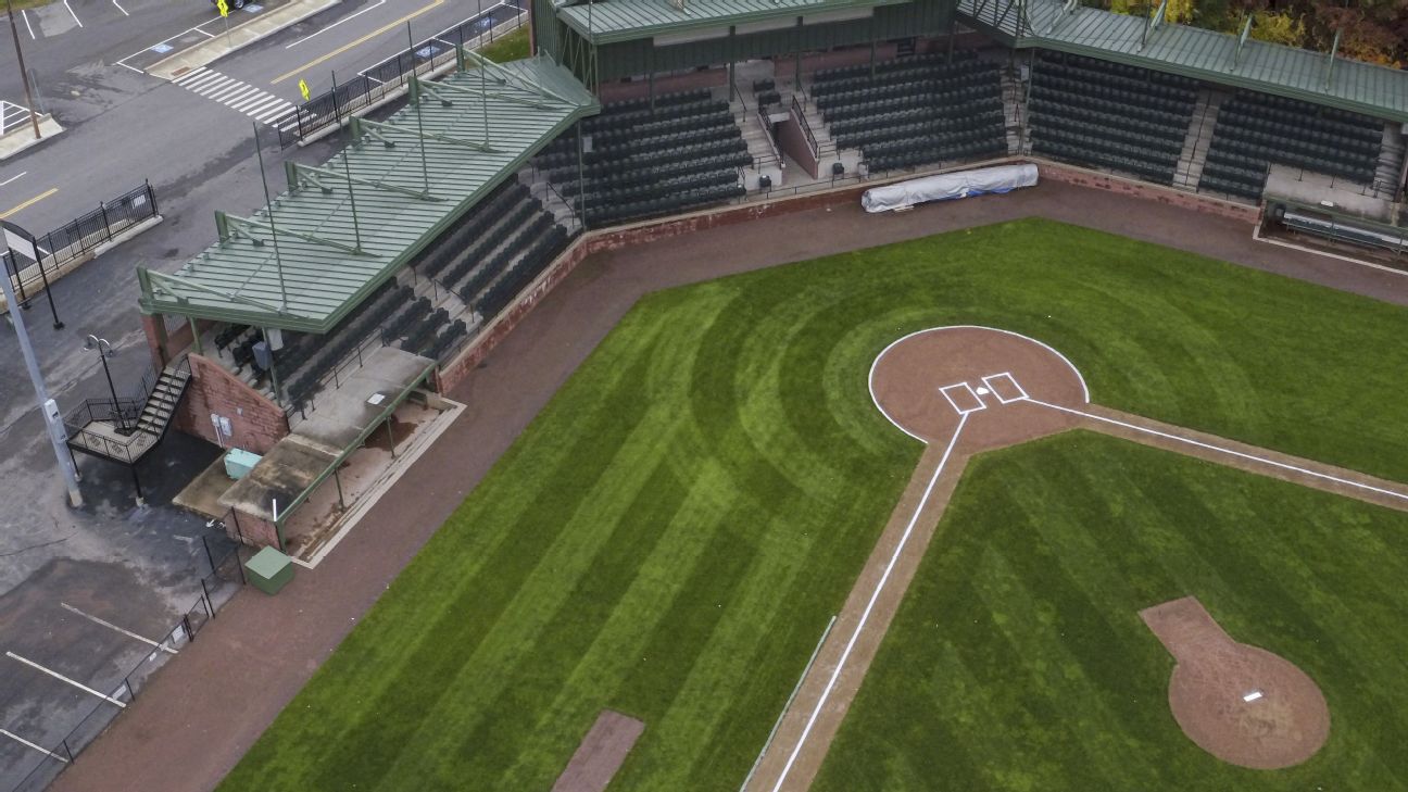 Hero Cop Dragged Half a Football Field – Suspect Caught After Facebook Confession