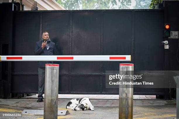 @DFWAlerts – Photo from scene, taken at 10:47 AM outside leasing office