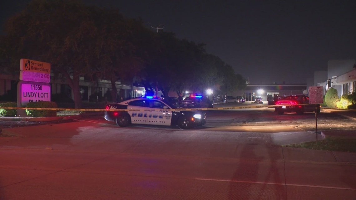 @DallasAlert – Captured at 8:05 PM behind Marsalis Park