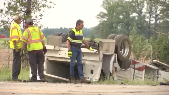 @GreenvilleEyes – Scene captured 6:25 AM after the crash"