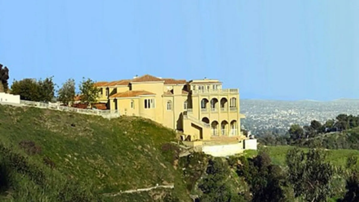 @LAOnScene – Taken at 10:20 AM outside McMahon’s Hollywood Hills home