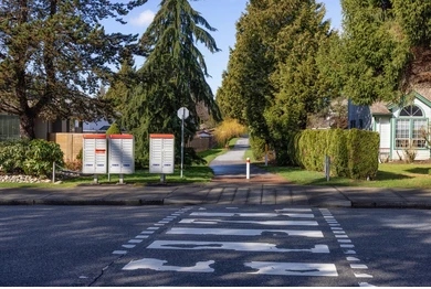 @NeighborWatchFL – Photo taken at 7:30 AM outside home on Silver Star Rd]