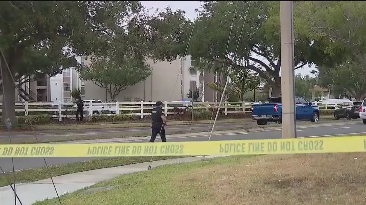 @OrlandoScanner – 6:45 AM recovery scene under Conroy Bridge, police present
