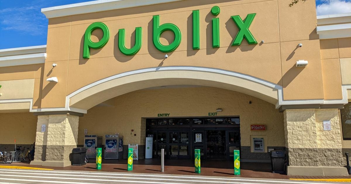 @PolkWitness – Taken at 8:05 PM outside Publix entrance