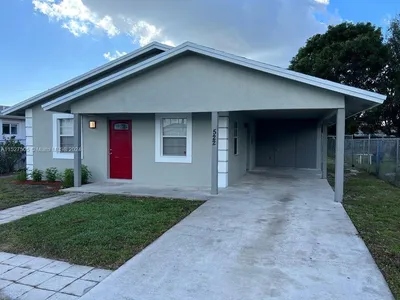 @SouthFloridaAlerts – Taken at 9:08 PM near NW 10th Ave, Boynton Beach