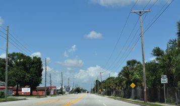 @DriveSafeOrlando – Taken at 5:15 PM on Silver Star Road