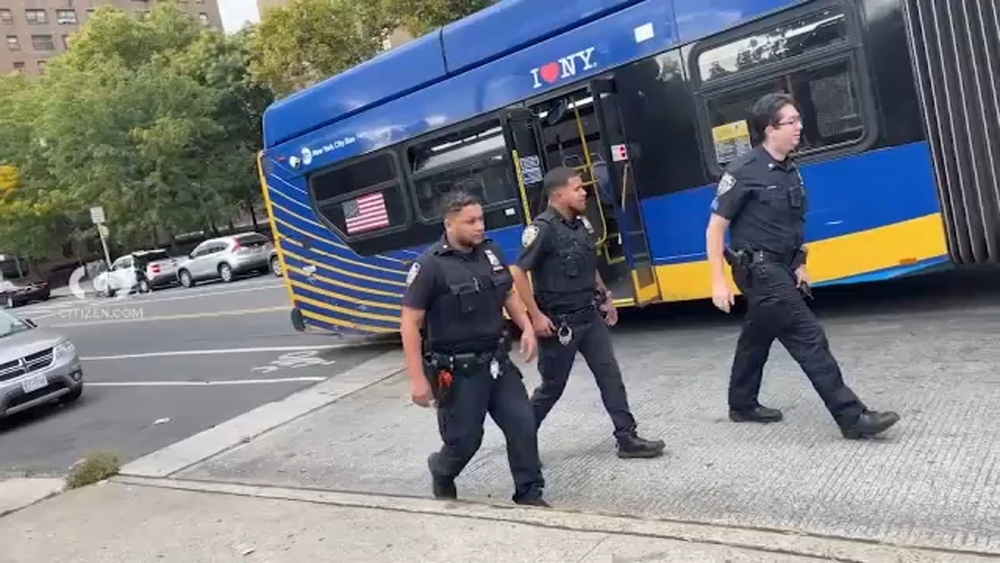 @HarlemWatch – Taken at 3:12 PM on Lenox Ave