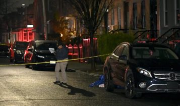 @LocalResident – Taken at 10:40 PM on Broadway Ave