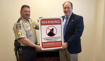 @NeighborhoodWatch - Taken at 7:40 PM on Orange Center Blvd