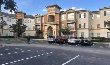 @OrlandoResident – Taken at 9:50 PM outside apartment complex